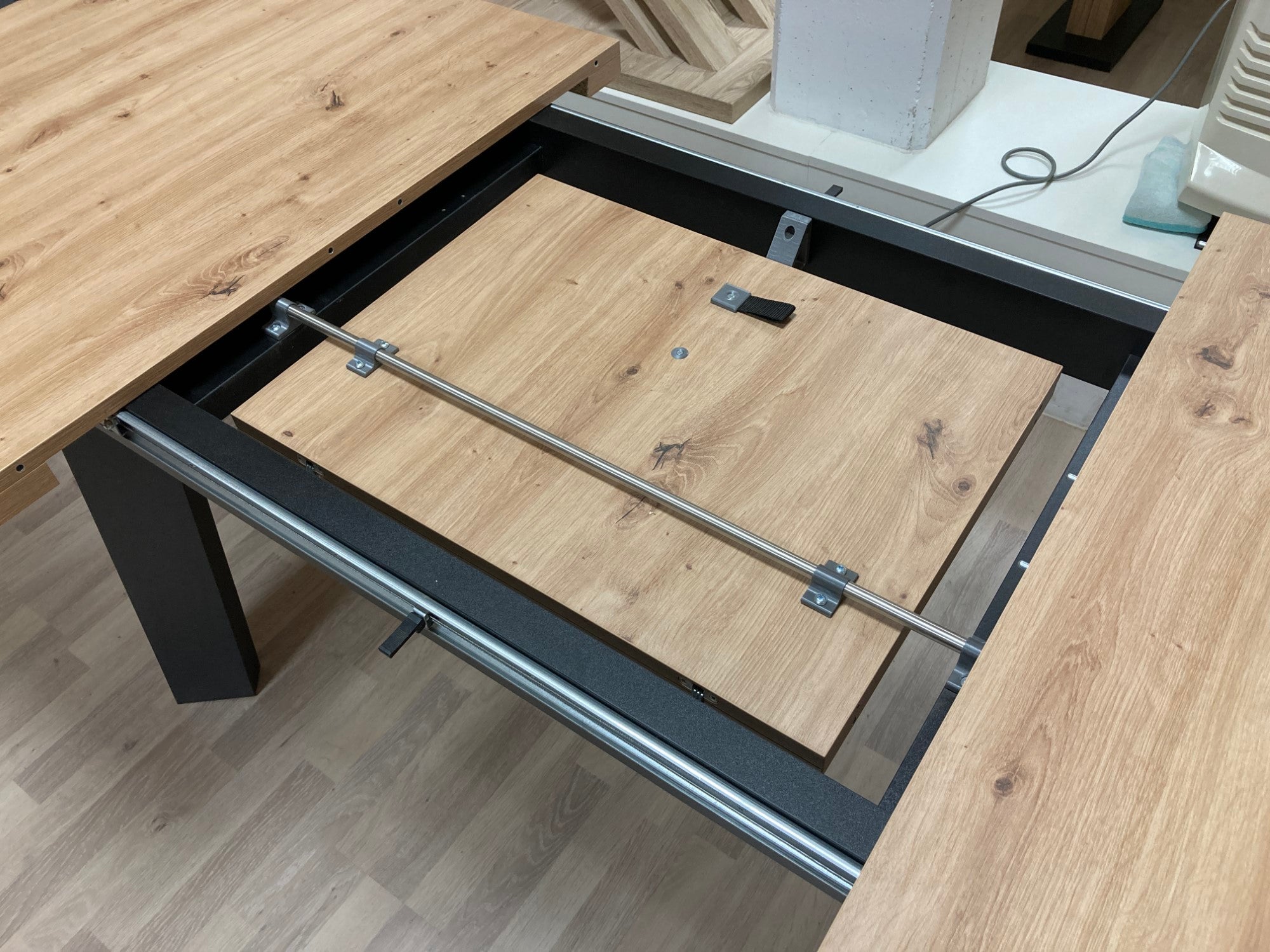 Raztegljiva miza Kronos-XR