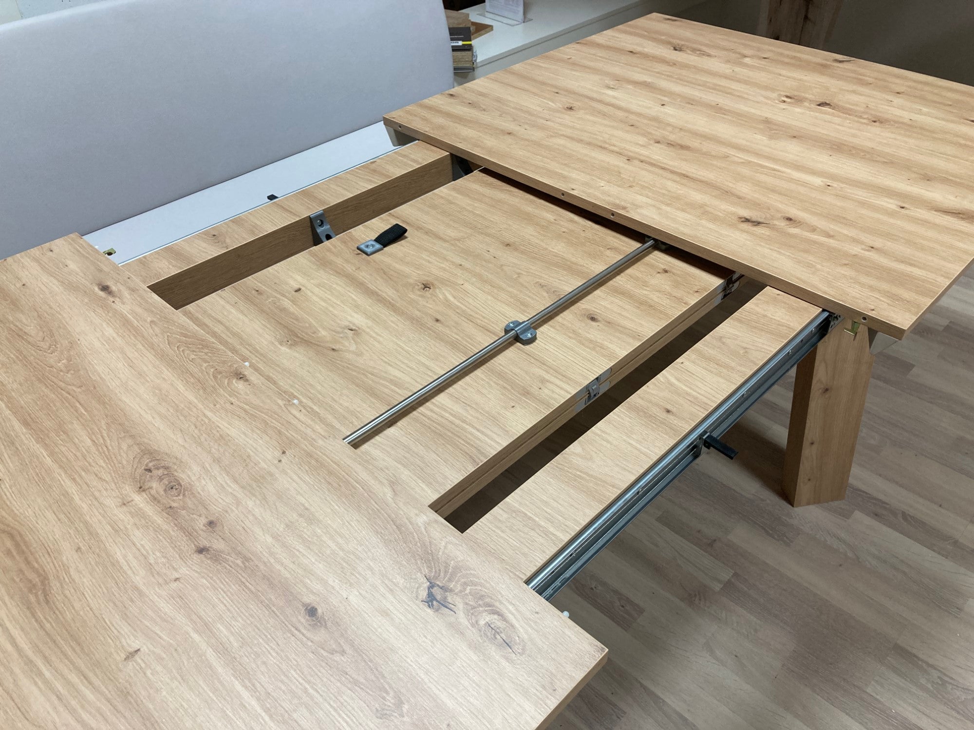 Raztegljiva miza Edge-XR