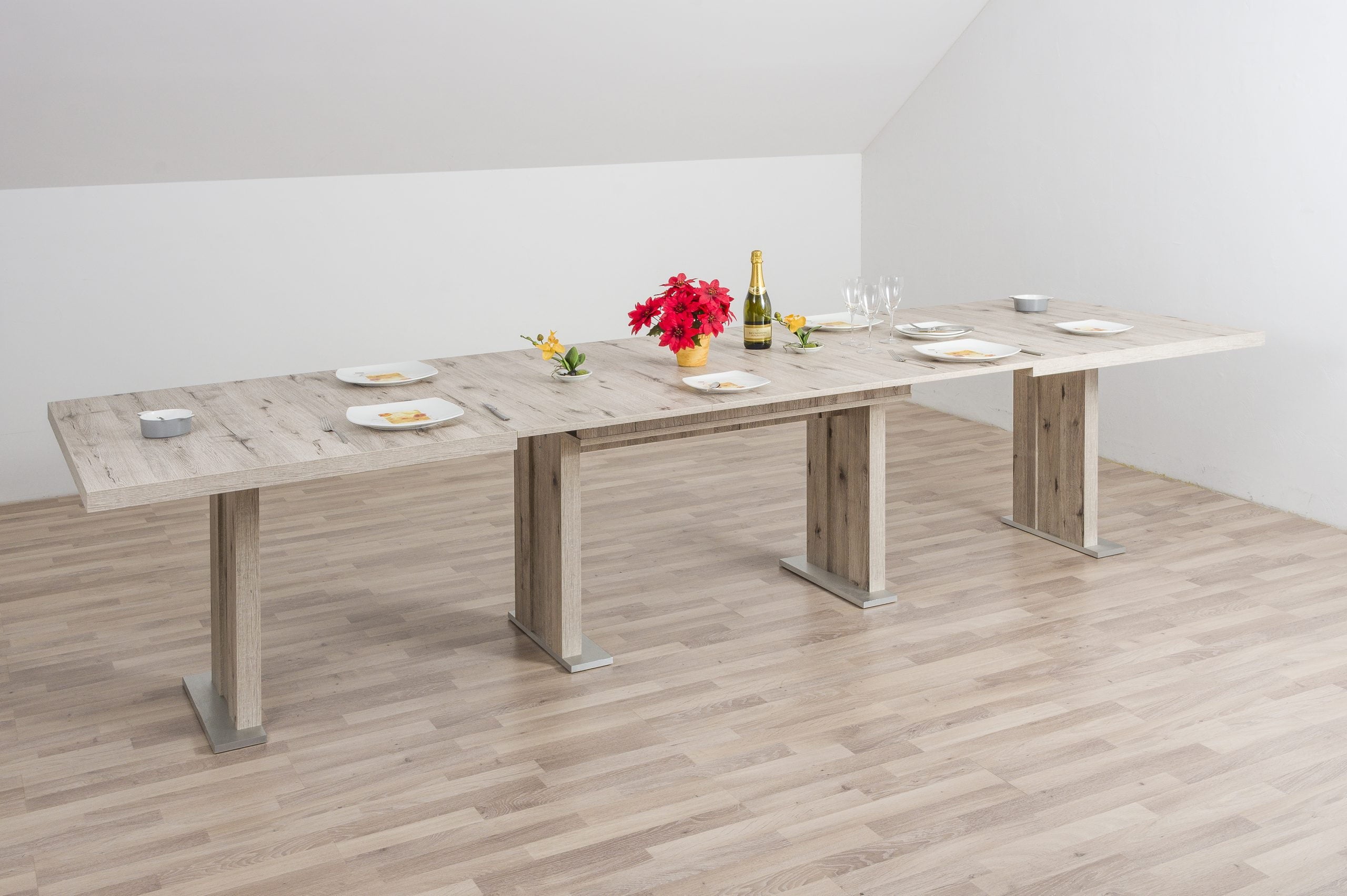 Raztegljiva miza Grand